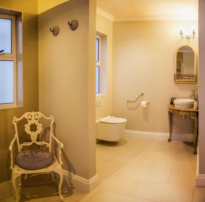 Bright On 5Th Guest House Port Elizabeth Buitenkant foto