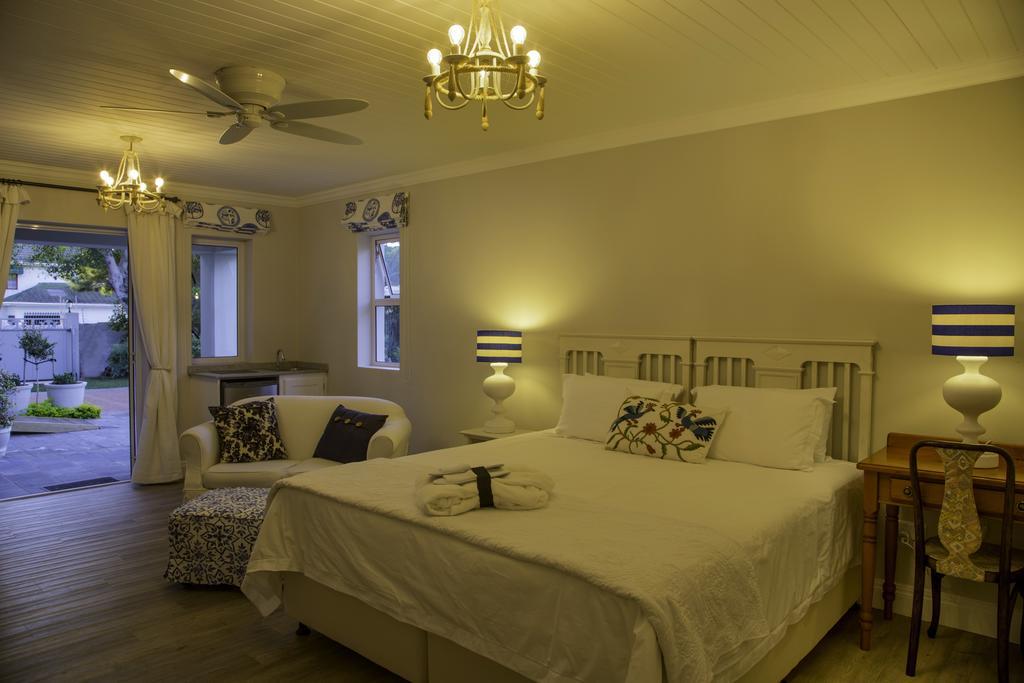 Bright On 5Th Guest House Port Elizabeth Buitenkant foto